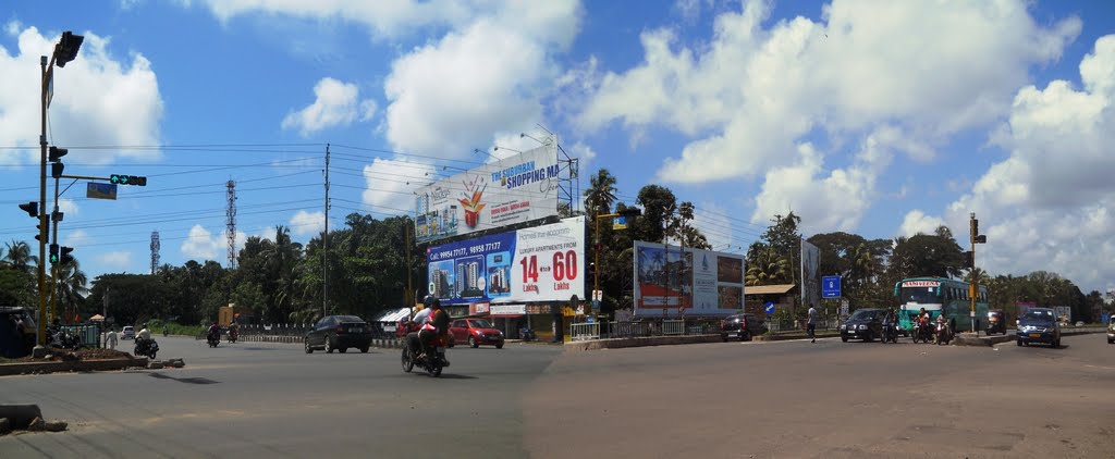 Kundannoor Jn.Near Le Meridien Hotel,kochi. by sathish nettoor