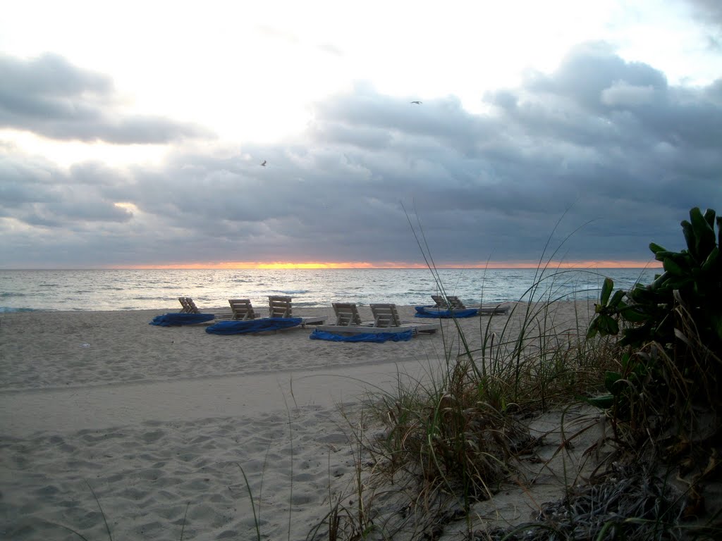 Sunrise Lounges Delray Beach by JimInDelray