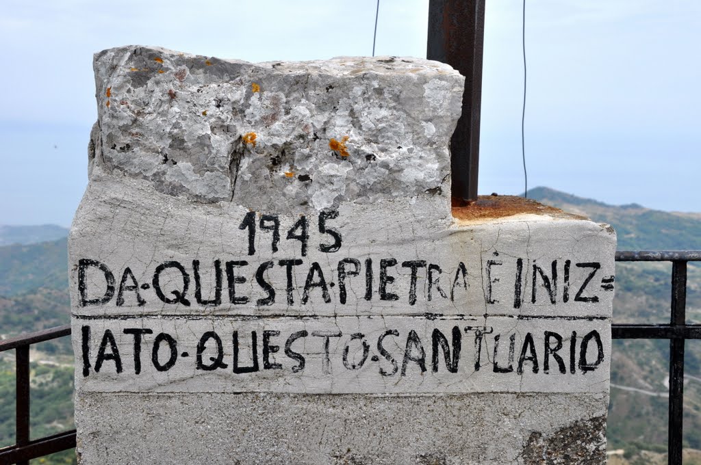 Il Santuario della Madonna dell' Aiuto è stato ideato e costruito dai combattenti e reduci di Roccafiorita, Messina. by Pina e Nicola in Sicilia