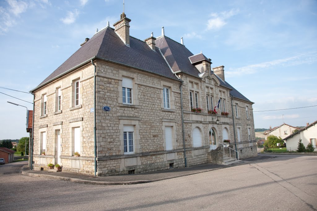 Mairie de Sommeilles by Cyril Auboin