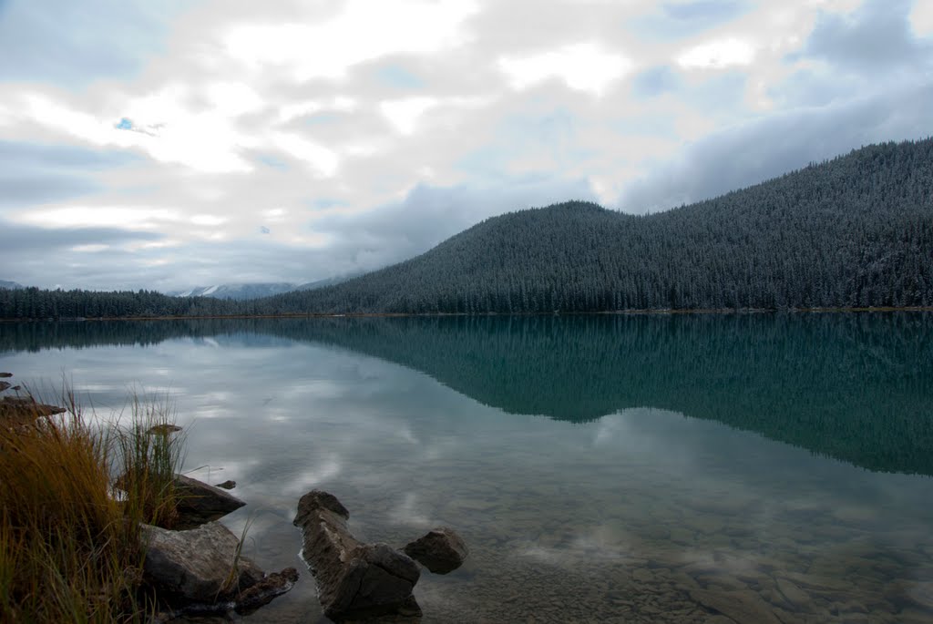 Waterfowl Lake by Jay Chen