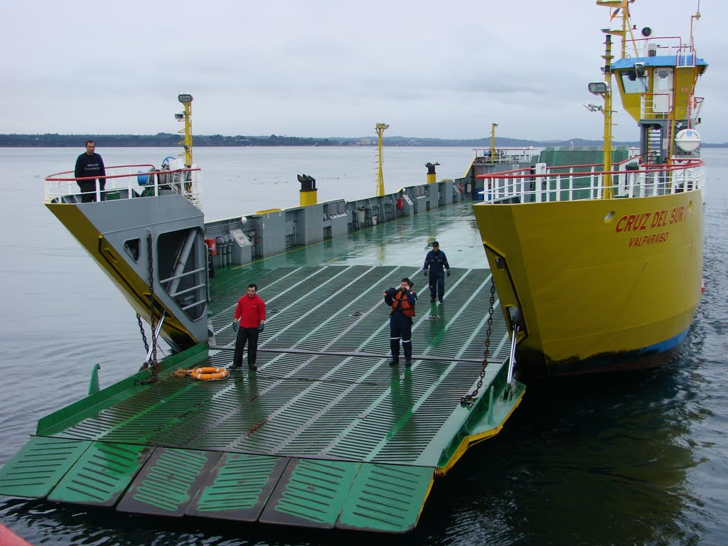 Travessia de balsa de Pargua para Ilha de Chiloé - Sul do Chile by caracor