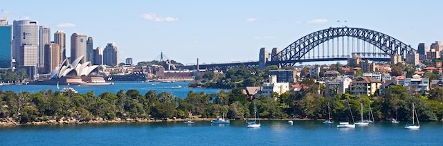 SYDNEY BRIDGE by Zenn Maar