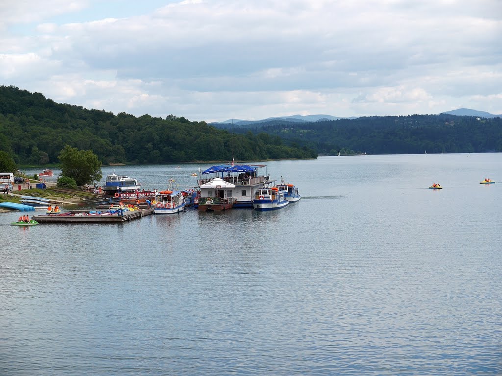 Solina, widok z zapory na przystań Białej Floty. by AdamoKrzyś