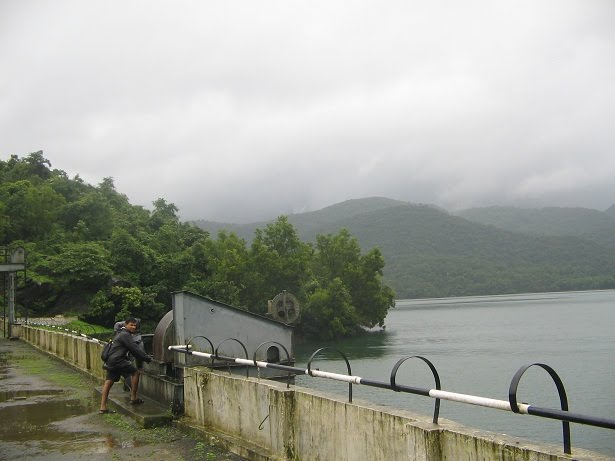 Anjuna dam by vivekgawade