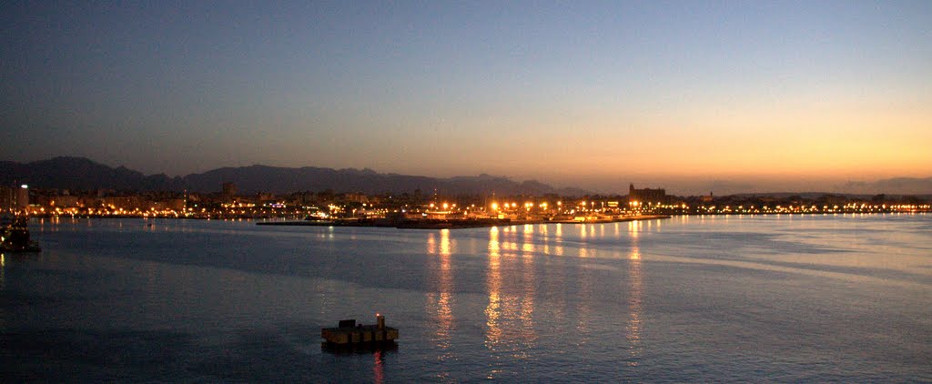 Amanecer en la bahía de Palma by Gafe