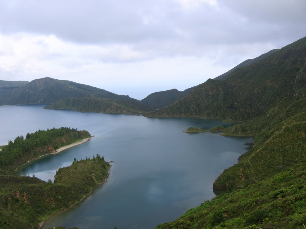 Ilha S. Miguel-Lagoa do Fogo 2007 by Carlos Alberto Barat…