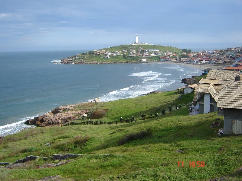 Laguna, Brasil, Farol Santa Marta by ricardo vidal verdi