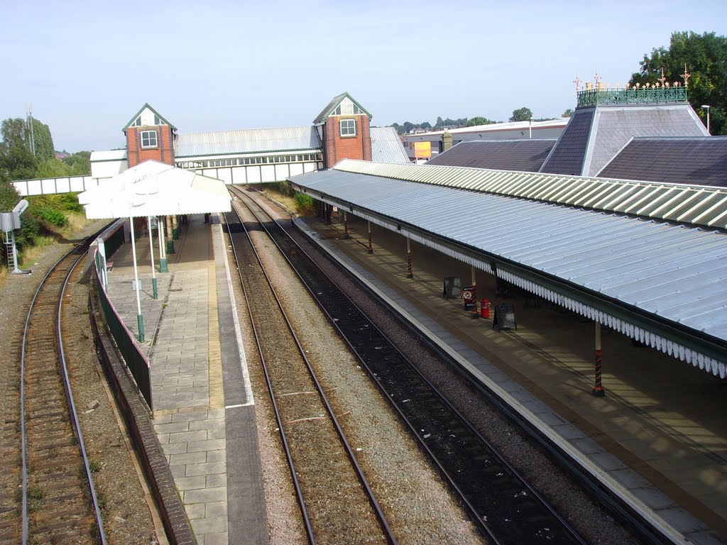 Train station, Wrexham by Tibaldo