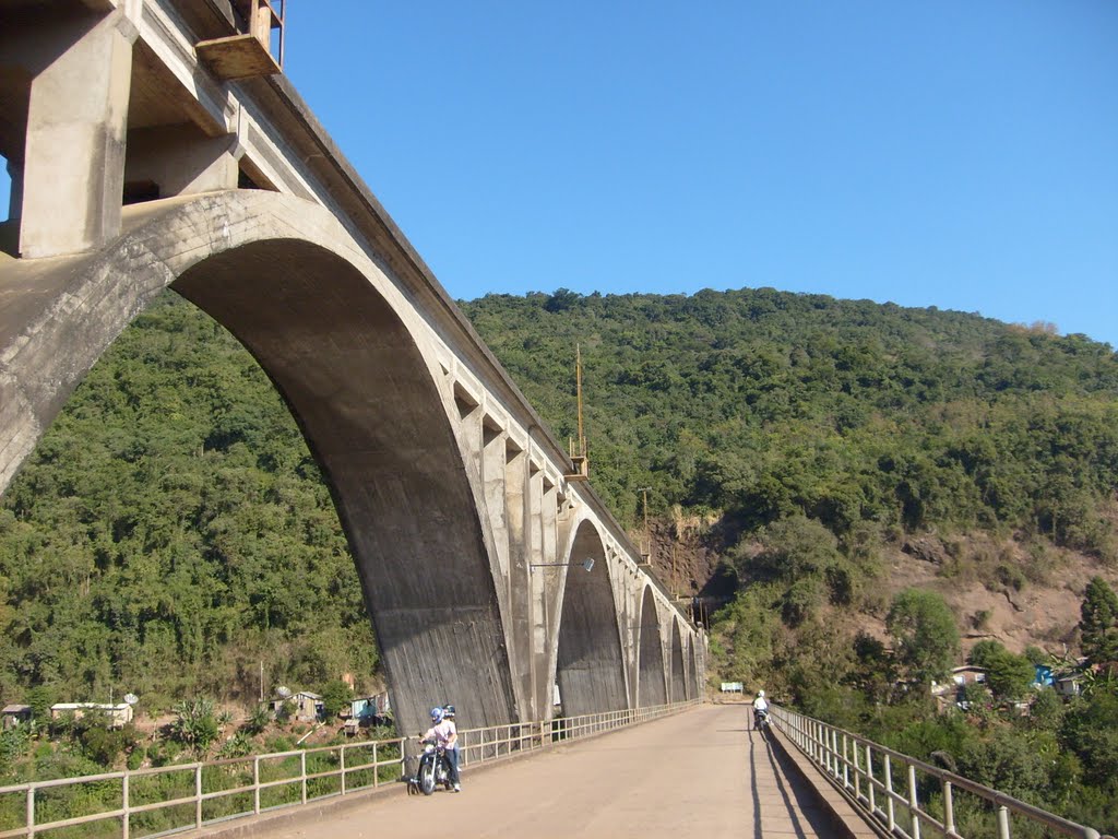 Viadutos - Muçum - RS by Josias Porciuncula Obes