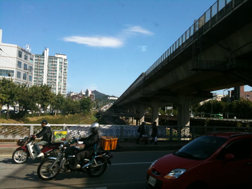 Seongsan-dong, Mapo-gu, Seoul, South Korea by 2gather