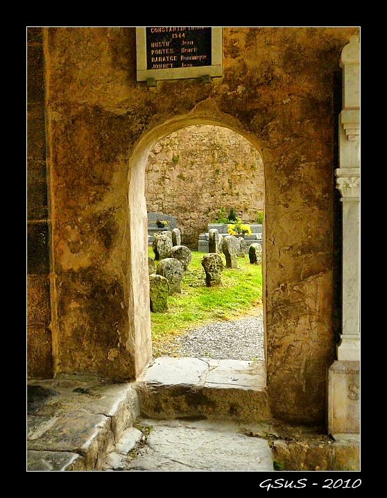 Iglesia Románica de Sainte-Engrâce by PhotoGSuS