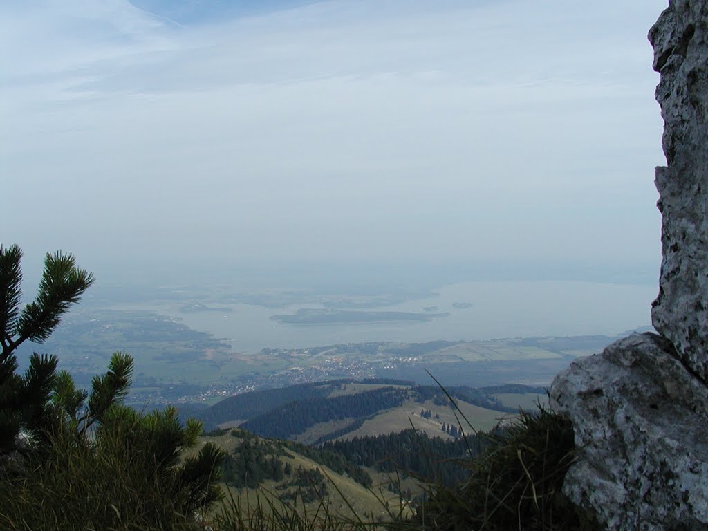 Blick von der Kampenwand auf den Chiemsee by yabatsch