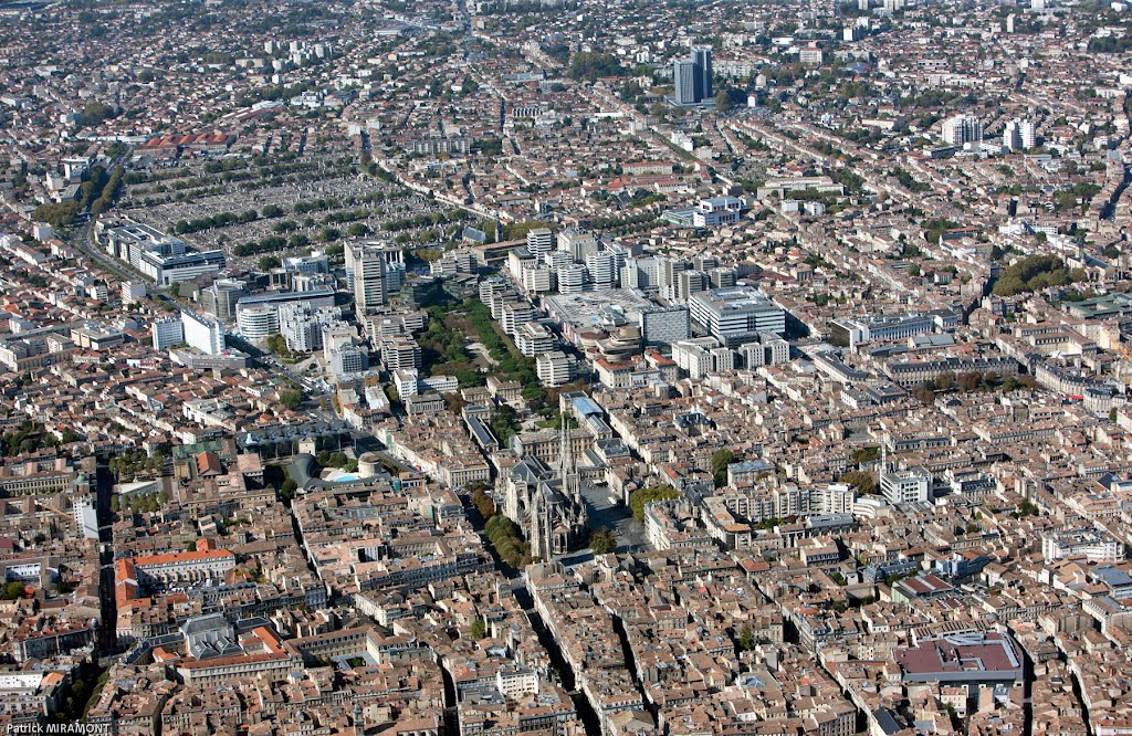 CENTRE VILLE DE BORDEAUX by P.A.T PHOTOS AERIENN…