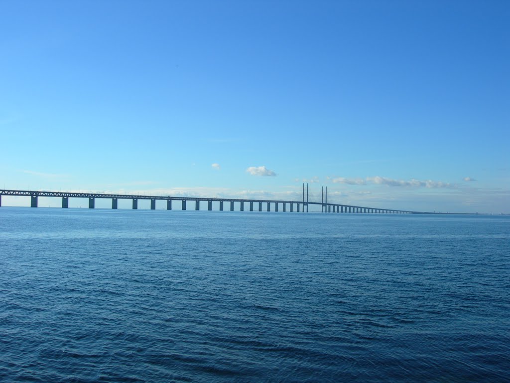 Öresund Bridge by Olivier Vuigner