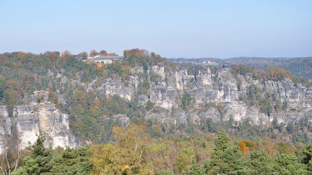 Aussicht vom Rauenstein auf die Bastei by Marcel Pirmé