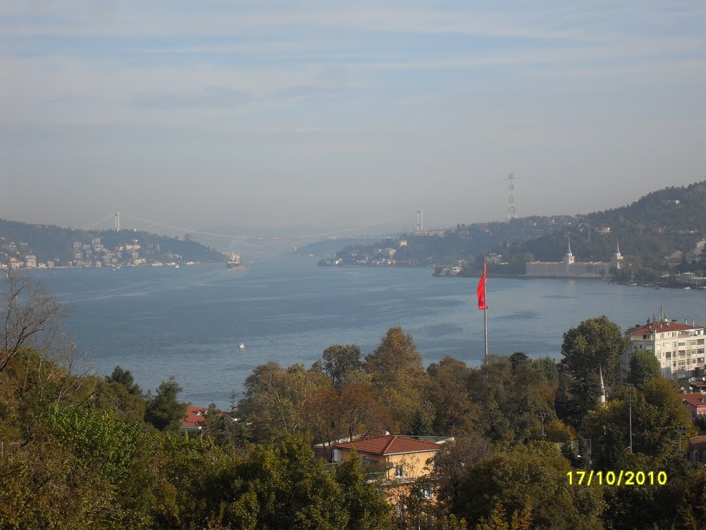 İstanbul Bogaziçi Köprüsü'nden by Halil Korkmaz