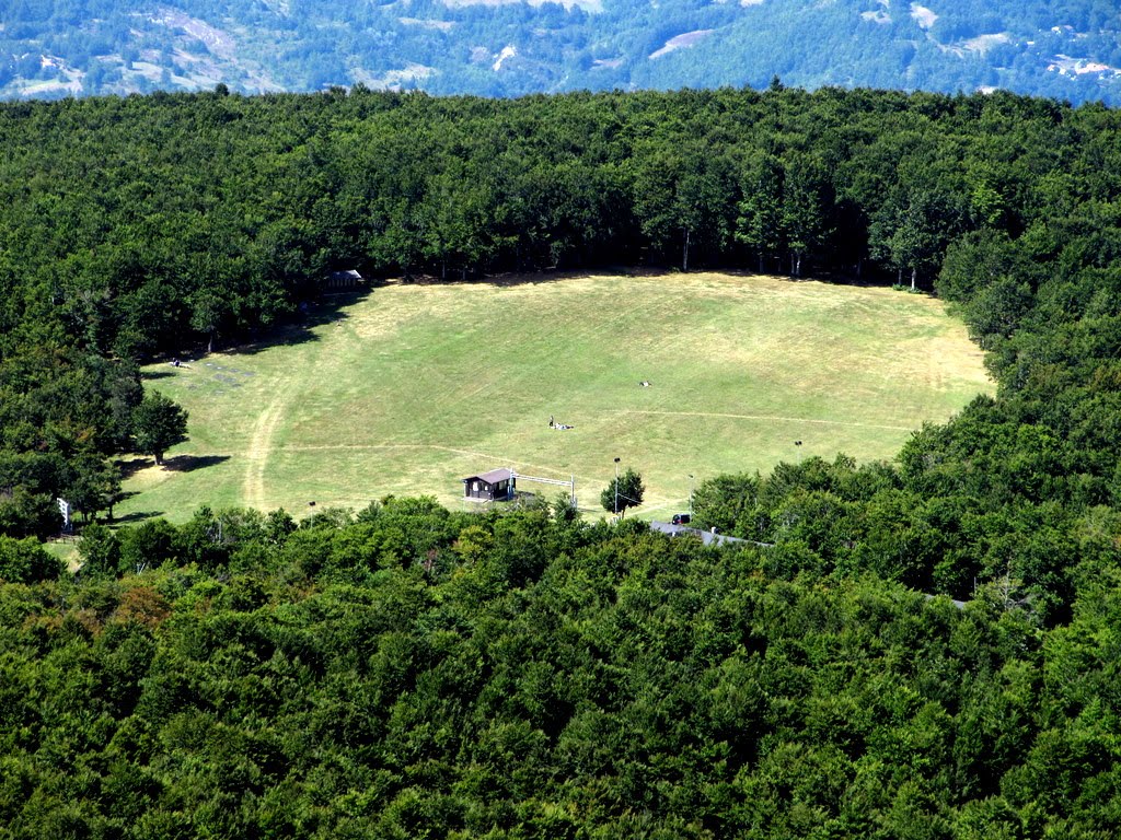 Prato Gentile dalla vetta di Monte Campo - Set 2010 by Mario Carrara