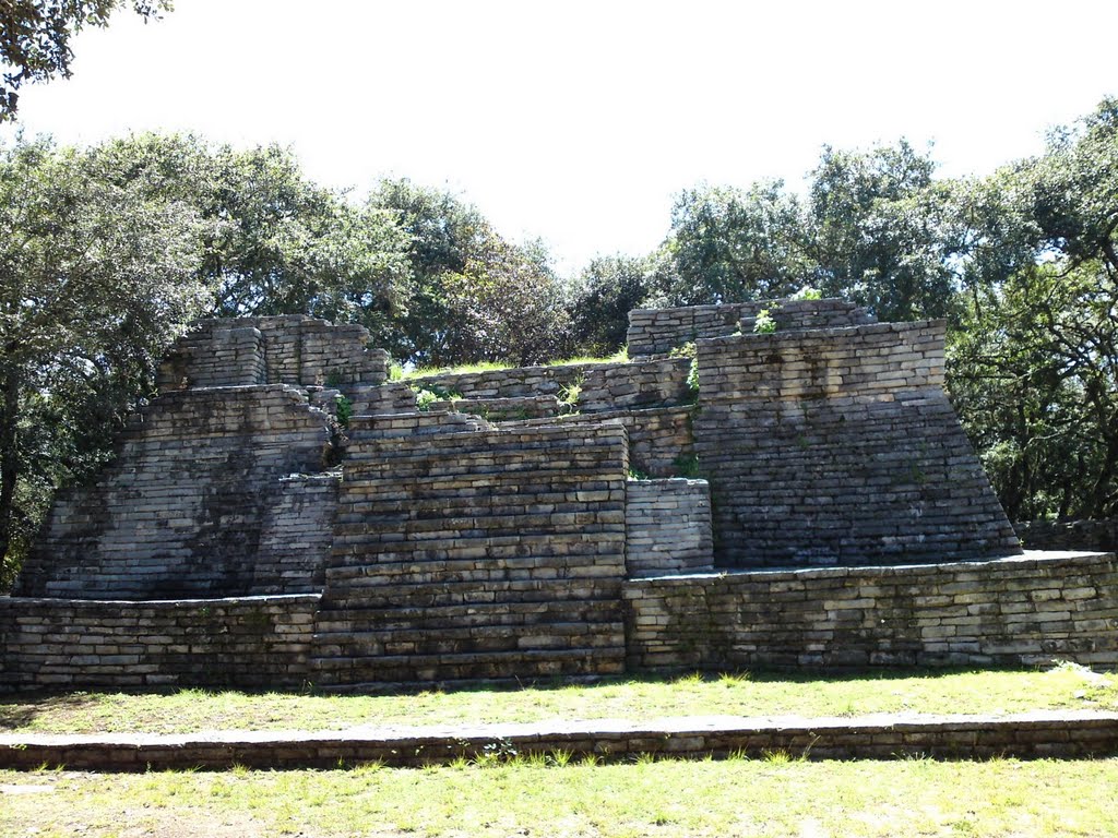 Zona Arqueológica: Toluquilla, Querétaro, México. by fmgleza