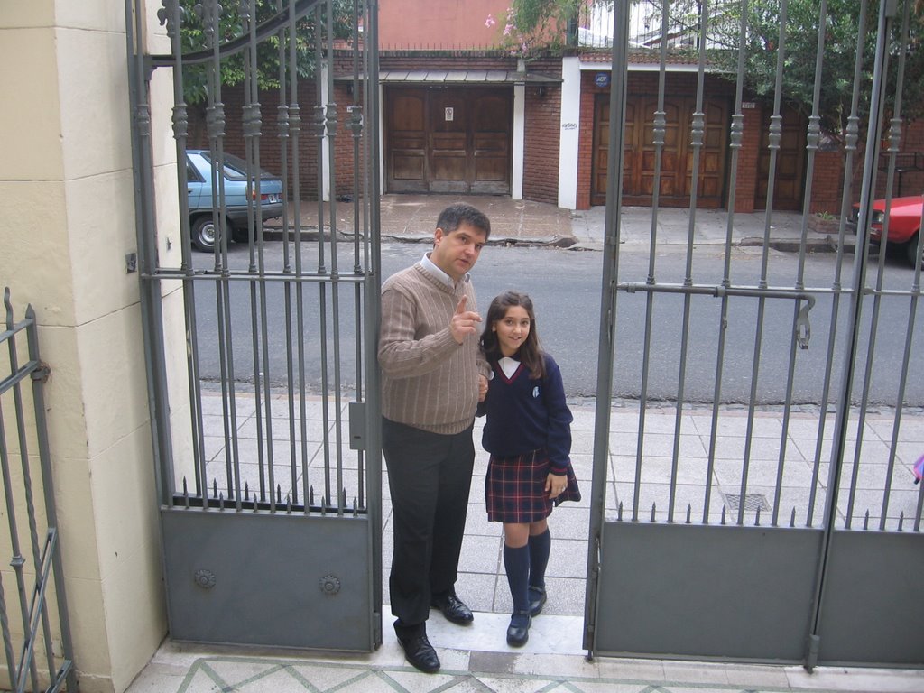 Jazmín y su papá en el Colegio "Espíritu Santo" by danip_e