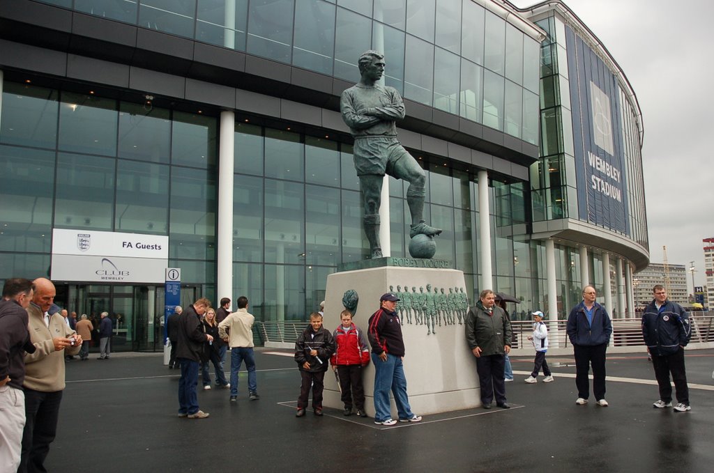 Wembley Stadium by paulieref