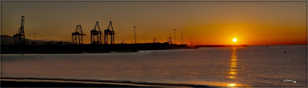 Amanece en playa Huelin. by © Jotaerre