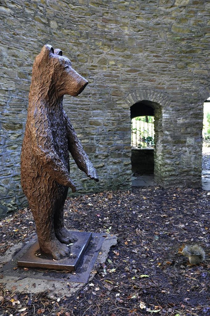 Bear Pit,Sheffield Botanical gardens by Jim Lambert