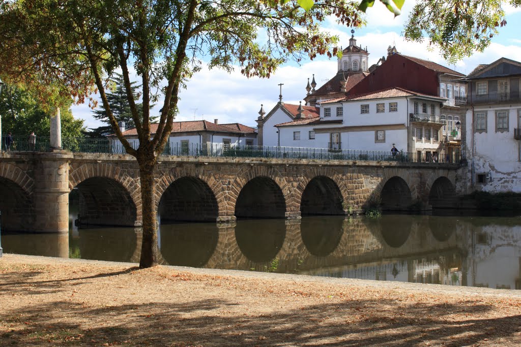 Rio Tâmega, Ponte Romana e as Torres da Igreja de S. João de Deus by silrui