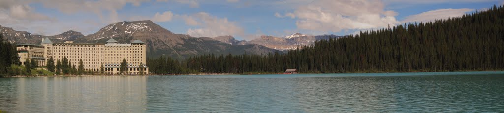 Chateau Lake Louise by fernando de los rios