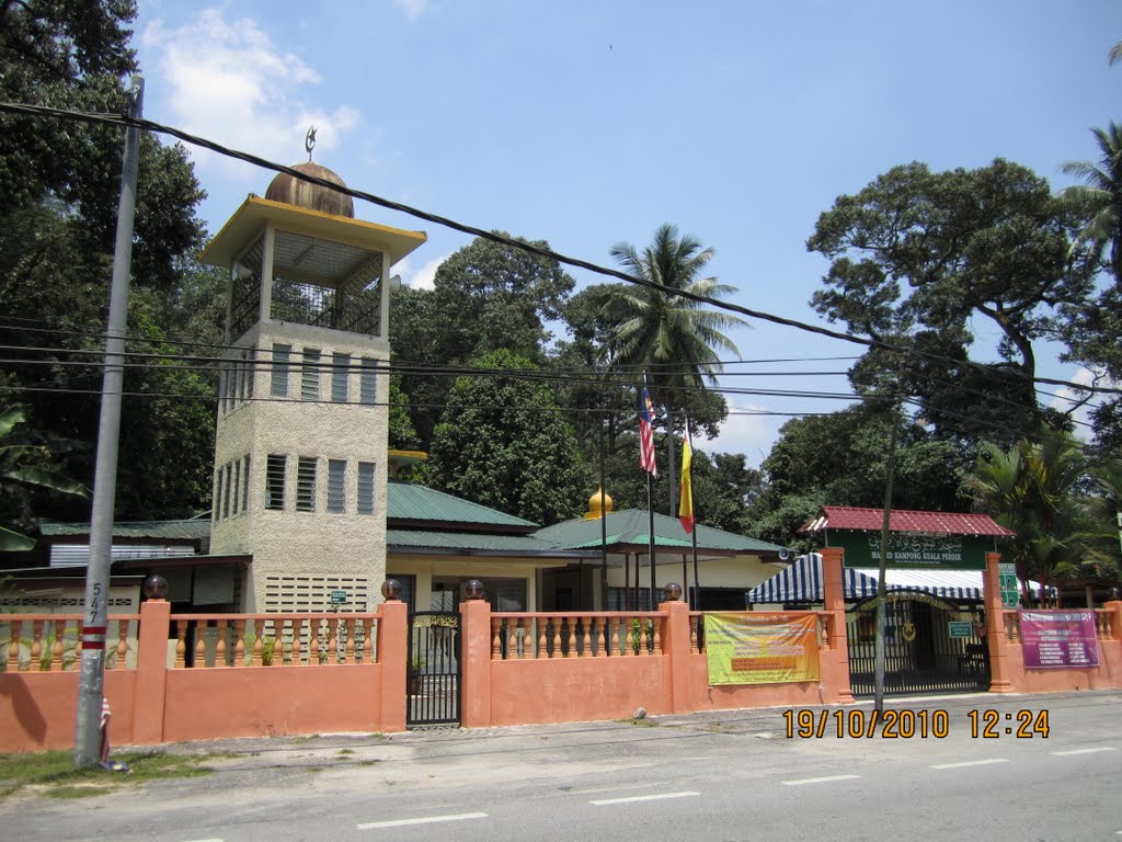 Masjid Kampung Kuala Perdek Hulu Langat by Dino KL