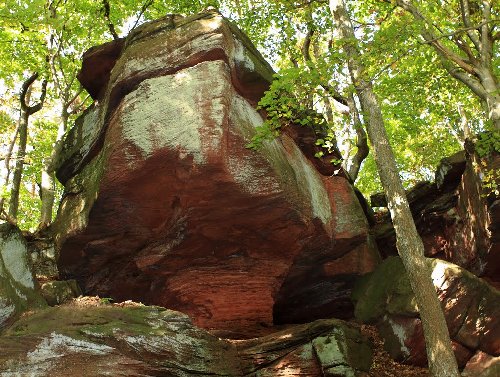 Felsformation auf dem Hüttenberg by bergstein