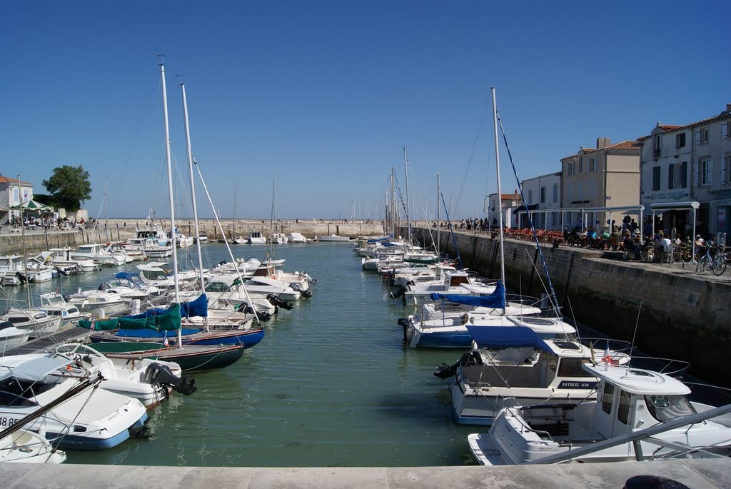 La Flotte en Ré by Dubois dominique