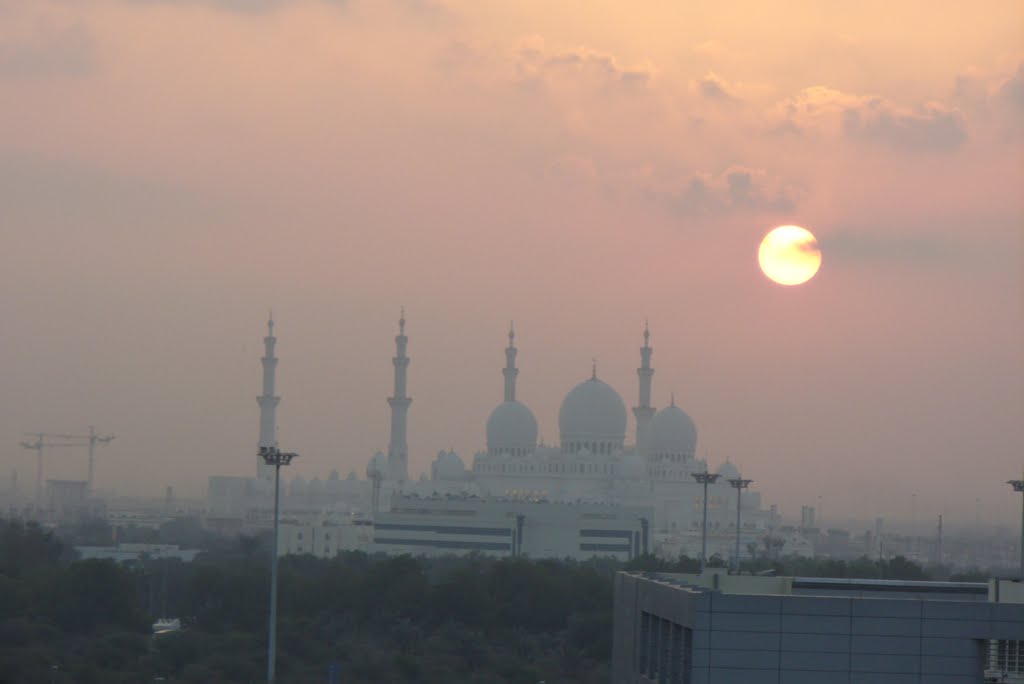 Sheikh Zayed Mosque at Morning by Ajith.C