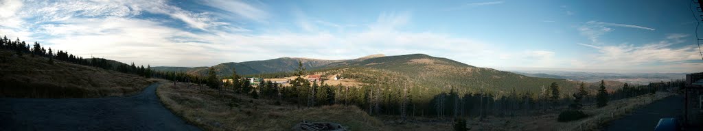 Widok ze schroniska "Odrodzenie" / View from the "Odrodzenie" ("Renaissance") mountain hut by mk1984