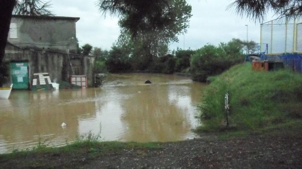 Il fiume esonda a Paola by papla