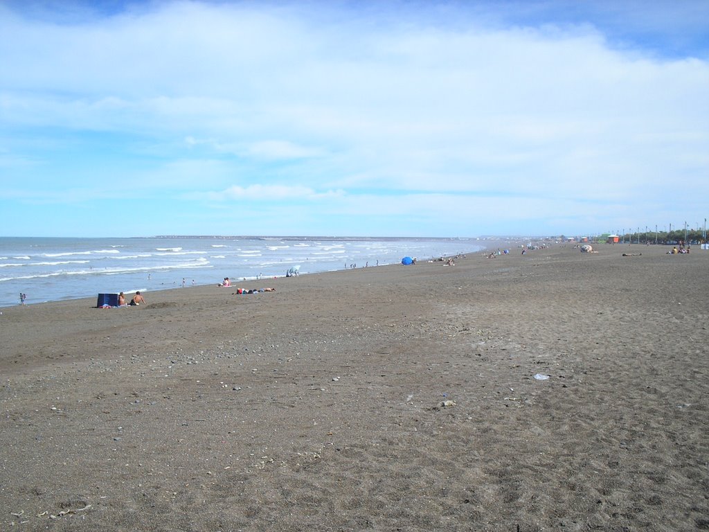 Playa en verano by Lucas Leuful