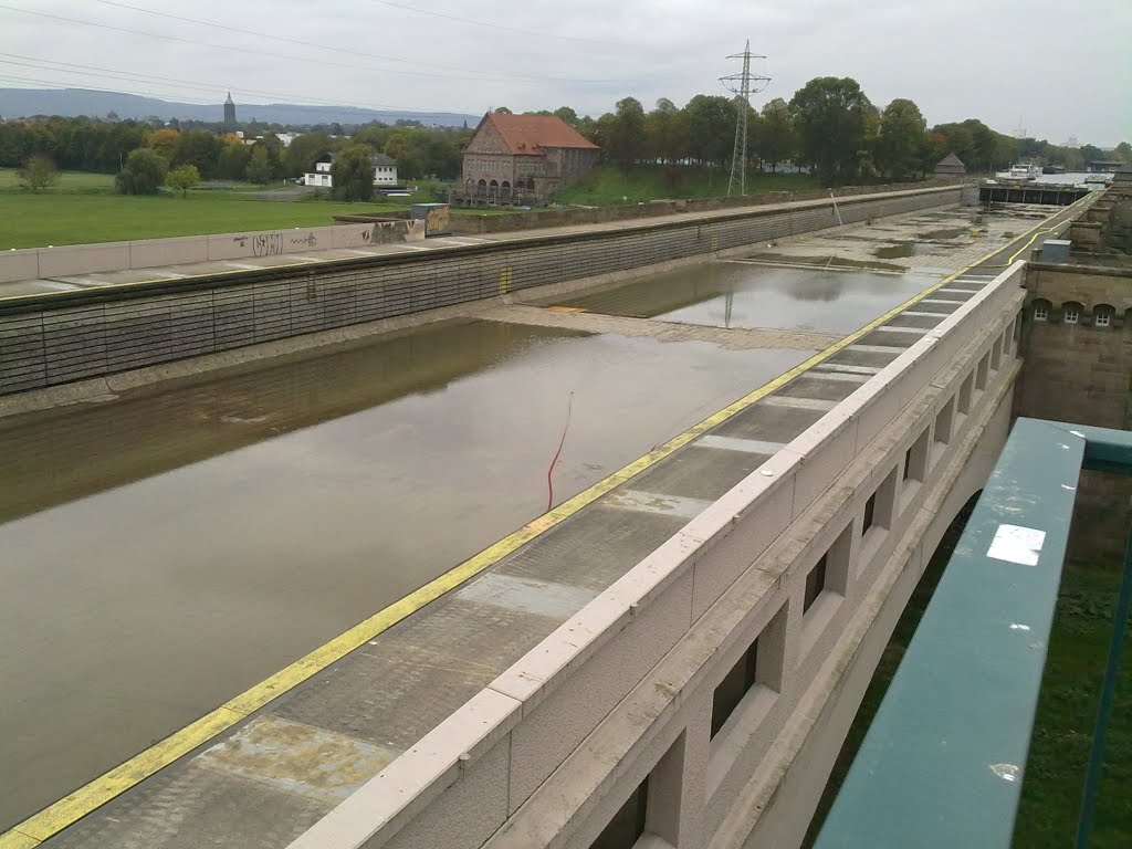 Alte Mittellandkanalbrücke ohne Wasser im Oktober 2010 by matthias165