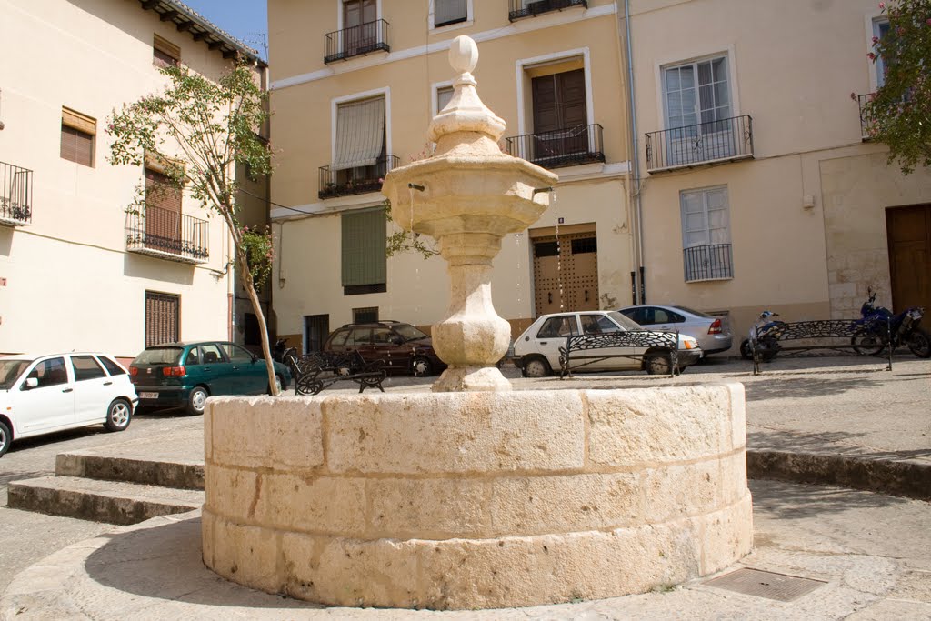 Fountain, Plaza Alejando VI by Foxhill34