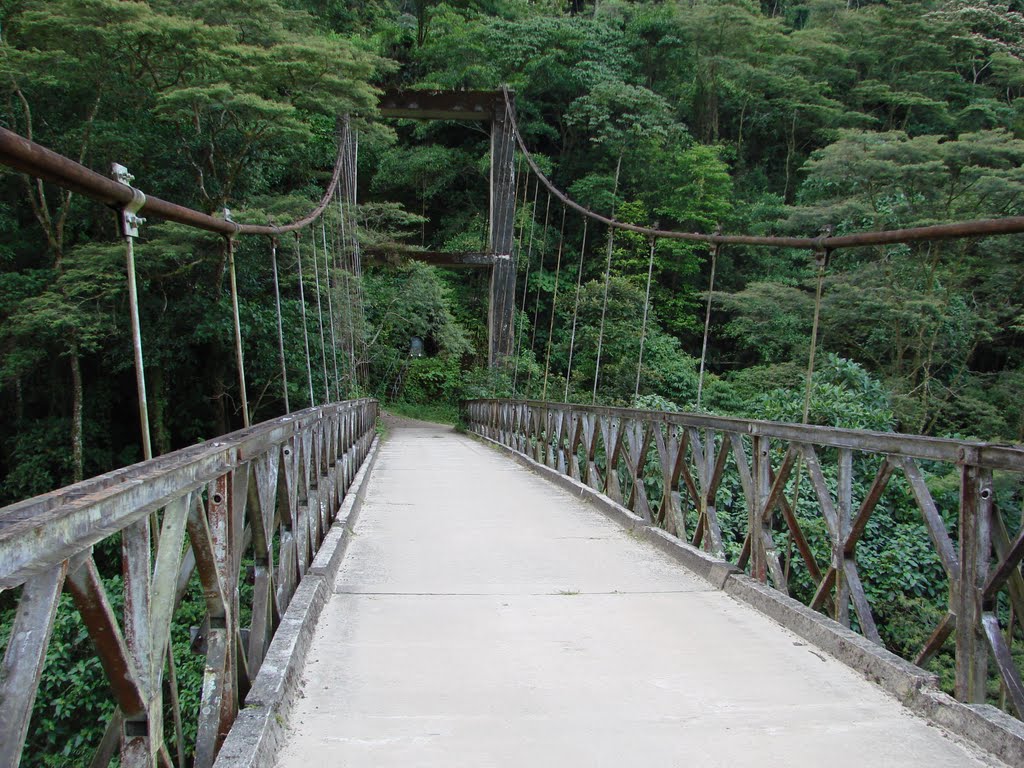 Puente sobre rio Gazaunta en la vía Medina - San Pedro de Jagua por Gazaduje en Cundinamarca by Ale Alvarez