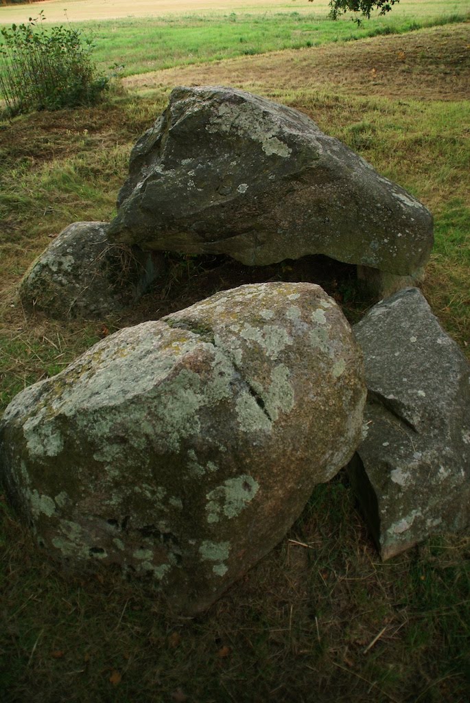 Megalithic tomb Valthe by Maarten Kroes