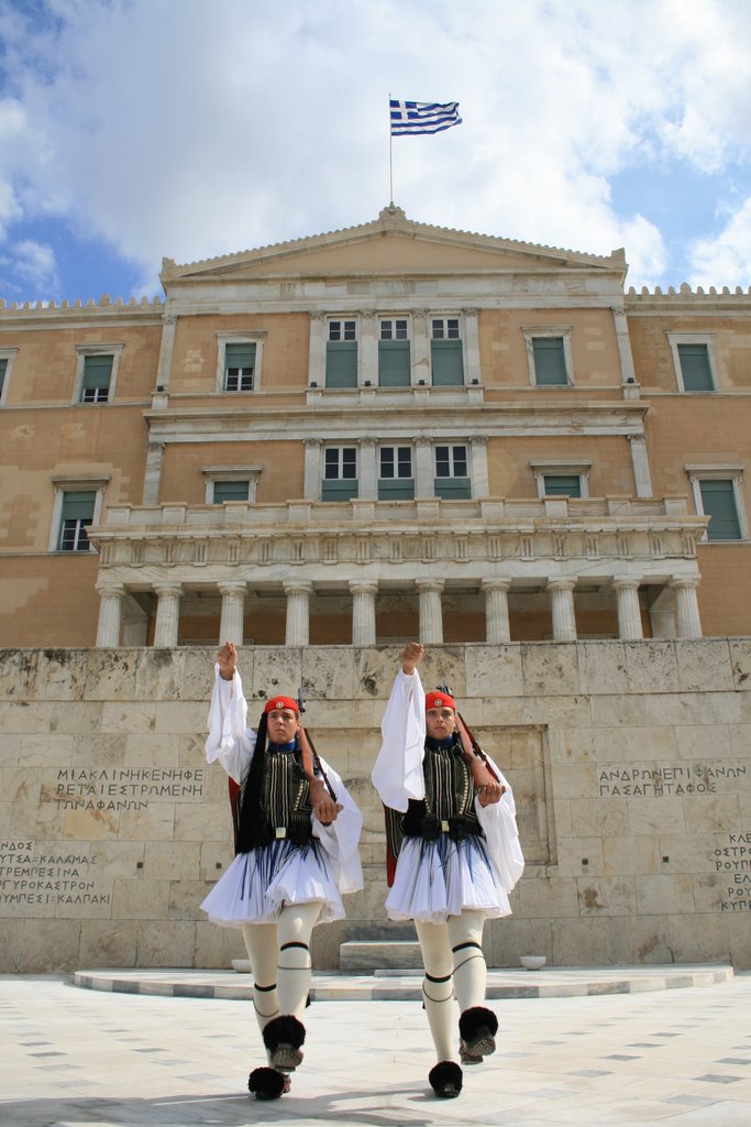 Tomb of the Unknown Soldier / Parliament House by Peter Ligdopoulos