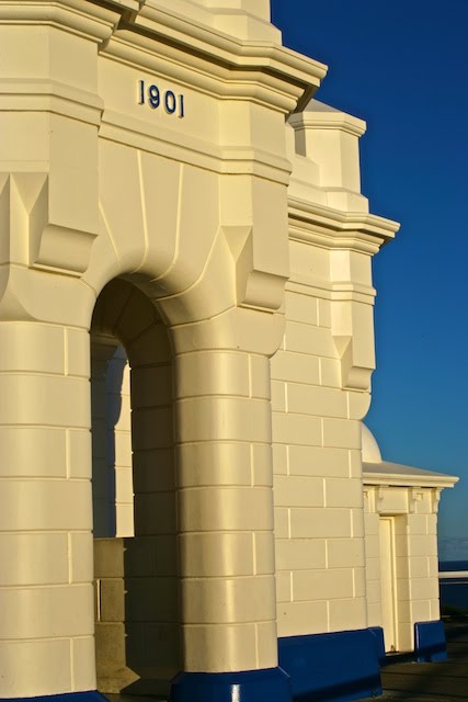 Lighthouse Byron Bay QLD AUSTRALIA by Zenn Maar