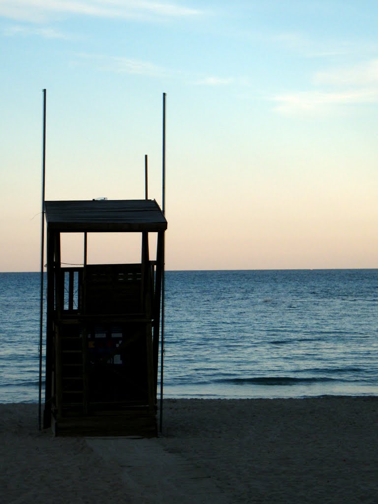 Life Guards Hut by TonyC