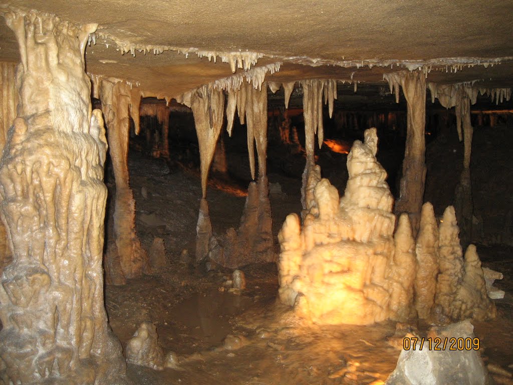 Stalactites and Stalagmites,Marengo Cave . by PM Velankar"velu".