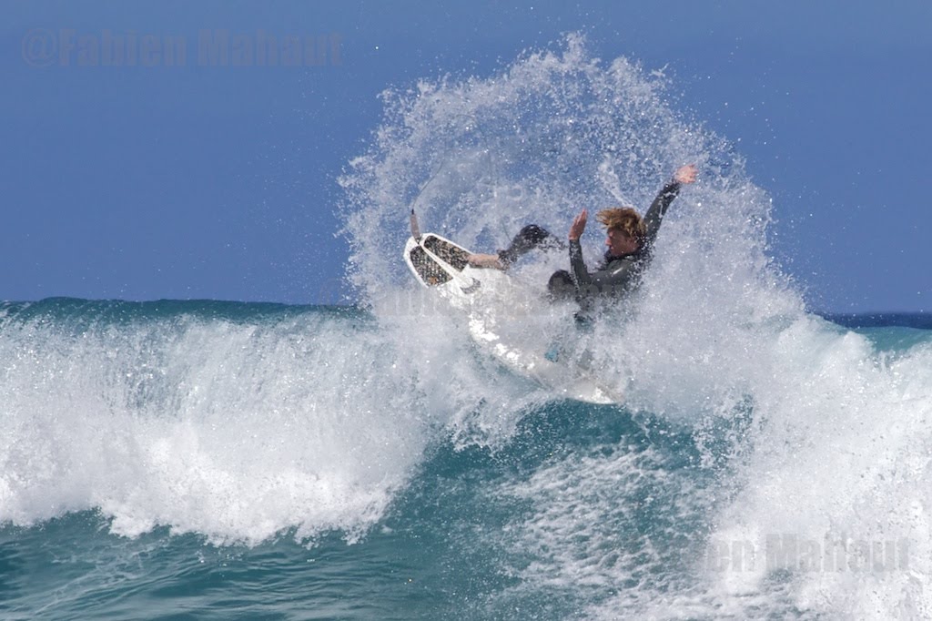 Surfer in Winki Pop by Fabien Mahaut