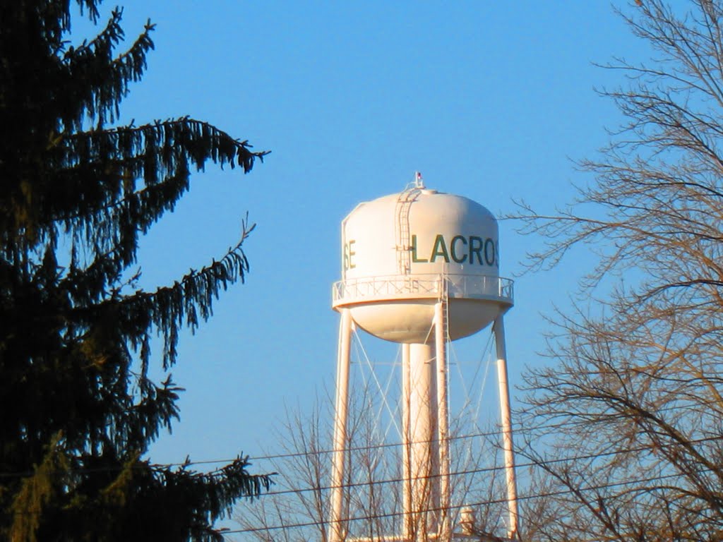 La Crosse water tower by cocopufishly