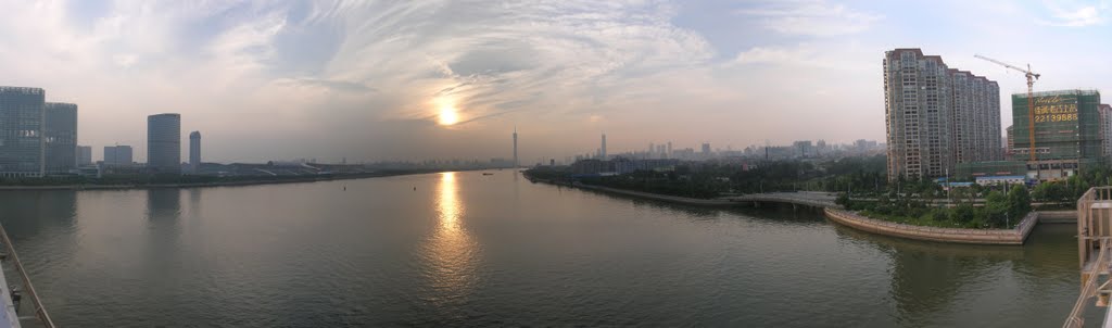 Pearl River view from Pazhou Bridge by Ted Shaneyfelt 申義德博士