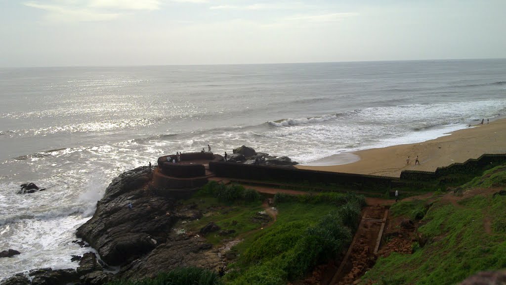 Bekal fort by Moidu EV