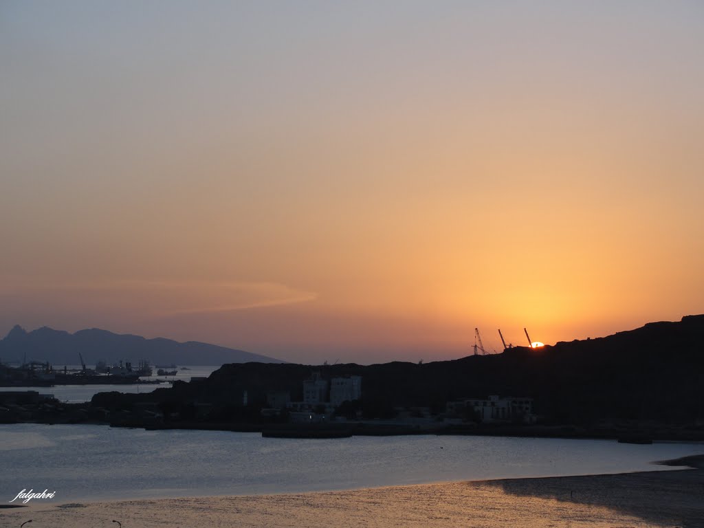 DSC02590 ... Sunset View Around Top of Aden Hotel by falgahri