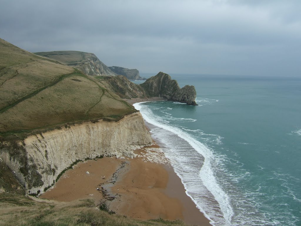 Looking east towards Durdle Door by PhileasFrogg